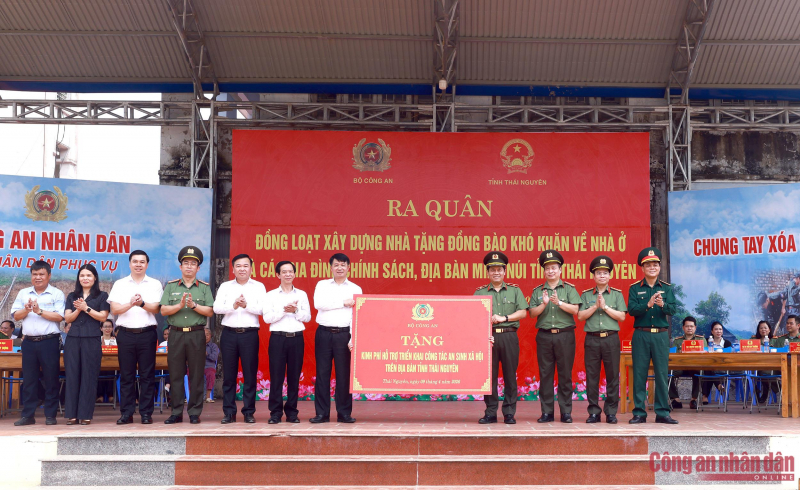 Từ những căn nhà nghĩa tình đến thế trận lòng dân vững chắc