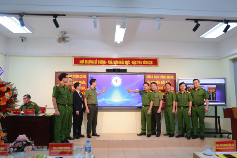 Học viện CSND khai trương phòng học trực tuyến đầu tiên kết nối với Công an địa phương -0