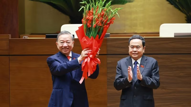 Điện, thư và thông điệp chúc mừng các đồng chí lãnh đạo Việt Nam