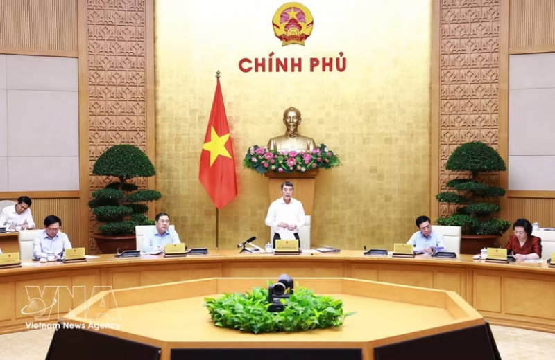PM Le Minh Hung urges new-term Government to act swiftly -0