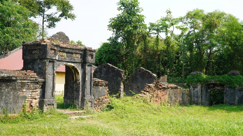 Xót xa cảnh xuống cấp của nơi thờ Voi chiến triều Nguyễn -0