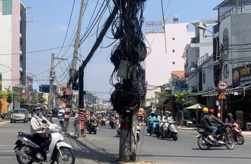 Thót tim vượt gần 200 “chướng ngại vật” trên đường Nguyễn Thị Định -3