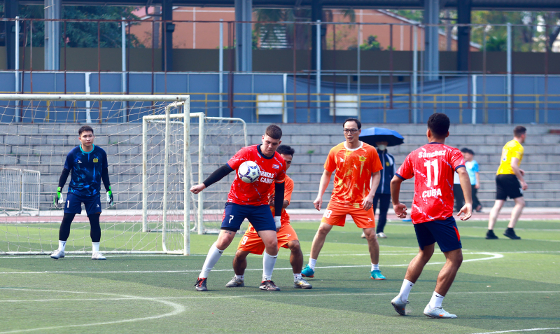 Thắt chặt hữu nghị qua giải bóng đá giao hữu quốc tế của Bộ Công an -1