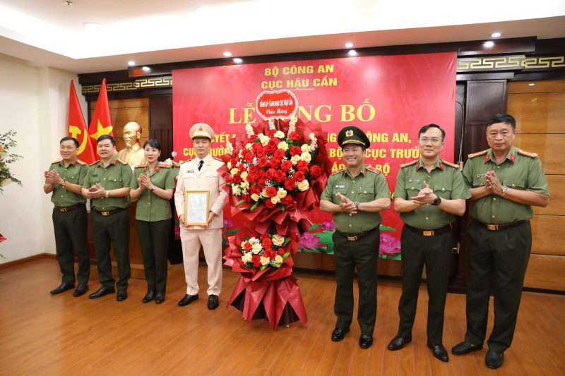 Cục Hậu cần tổ chức Lễ công bố các quyết định về công tác cán bộ -3