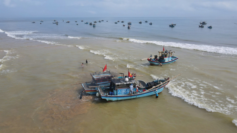 Cần một giải pháp căn cơ để ngư dân không còn xót xa nhìn biển -0