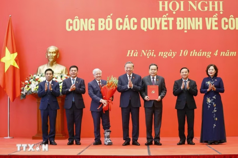 Trao Quyết định của Bộ Chính trị chỉ định Đảng ủy Quốc hội nhiệm kỳ 2025-2030 -0