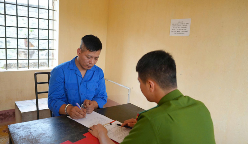 Khống chế đối tượng hung hãn cắt dây bình gas, thiêu rụi nhà hàng do mâu thuẫn -0