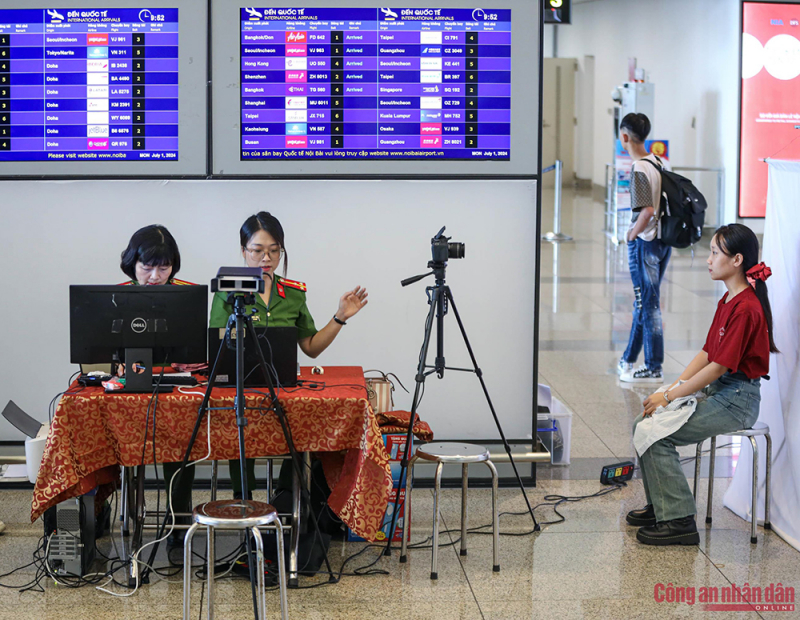 Lực lượng Cảnh sát quản lý hành chính về trật tự xã hội xây dựng nền hành chính văn minh, hiện đại -0