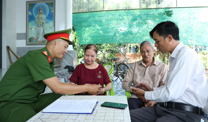 Công an phường “cửa ngỏ” tỉnh An Giang có nhiều cách làm hay trong phòng, chống tội phạm -0