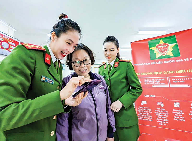 Lực lượng Cảnh sát quản lý hành chính về trật tự xã hội xây dựng nền hành chính văn minh, hiện đại -0