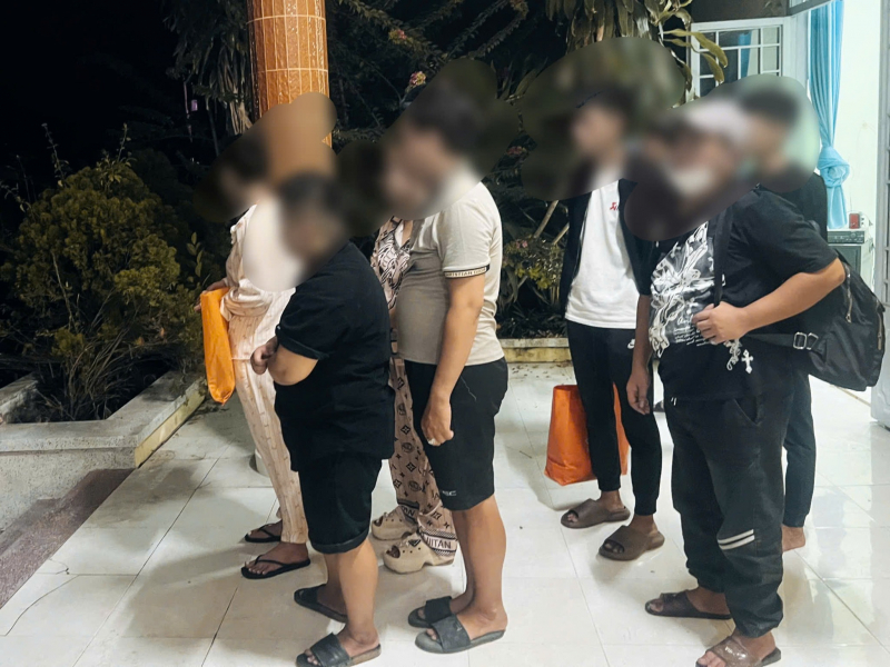 Phối hợp tiếp nhận 8 người Việt cư trú trái phép, tham gia lừa đảo xuyên quốc gia -1