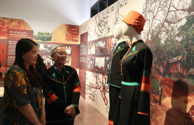 Trưng bày, giới thiệu nhiều tư liệu, thành tựu nghiên cứu đặc biệt về dân tộc học -0