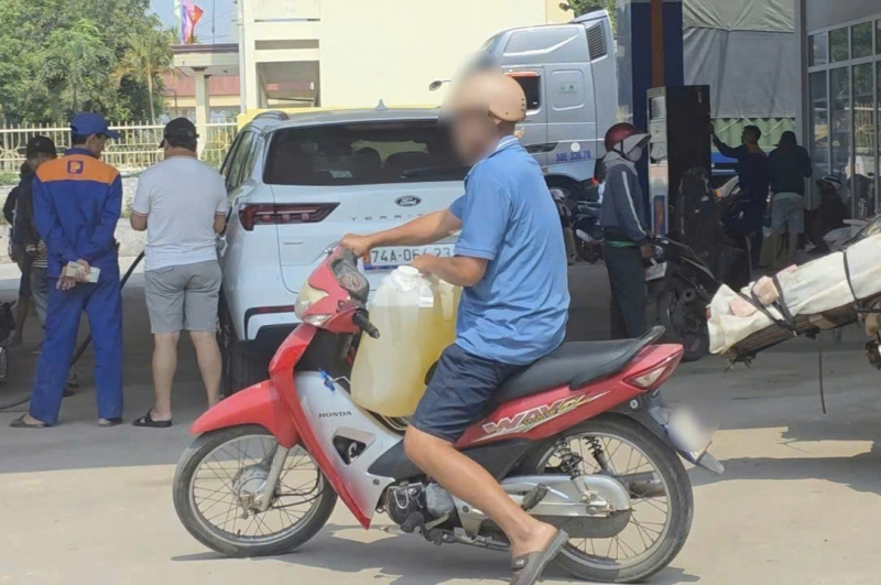 Ngăn chặn vận chuyển trái phép xăng dầu qua biên giới -0