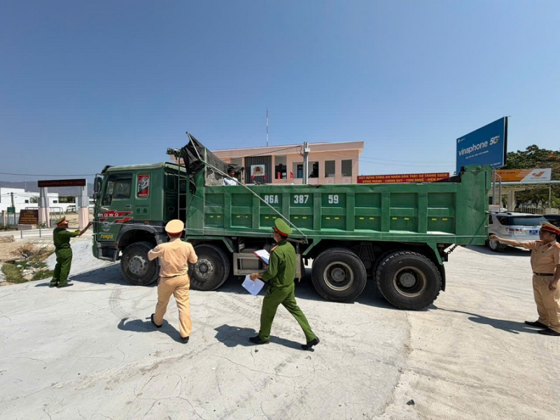 Siết chặt quản lý xe ô tô trên 15 tấn phòng ngừa tai nạn giao thông -0