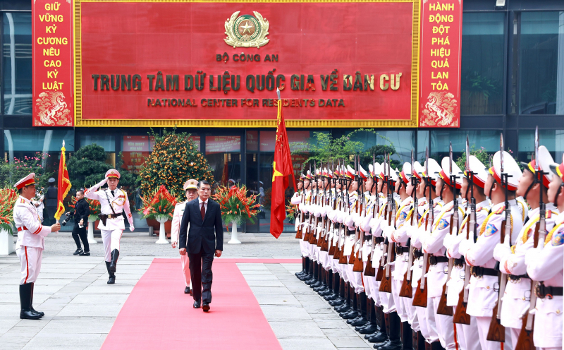 Thủ tướng Lê Minh Hưng dự Lễ kỷ niệm 80 năm Ngày truyền thống lực lượng Cảnh sát QLHC về TTXH -1