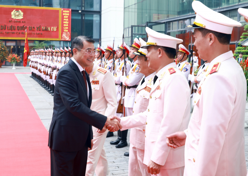 Thủ tướng Lê Minh Hưng dự Lễ kỷ niệm 80 năm Ngày truyền thống lực lượng Cảnh sát QLHC về TTXH -1