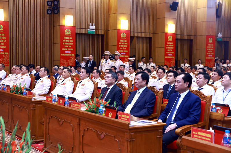 Thủ tướng Lê Minh Hưng dự Lễ kỷ niệm 80 năm Ngày truyền thống lực lượng Cảnh sát QLHC về TTXH -0