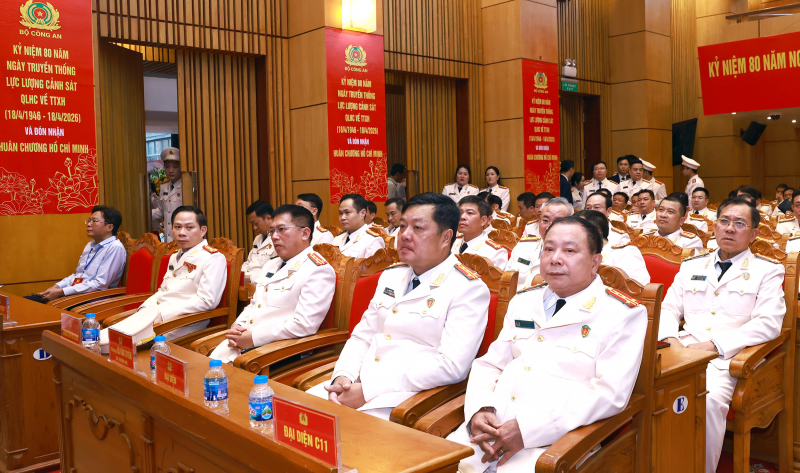 Thủ tướng Lê Minh Hưng dự Lễ kỷ niệm 80 năm Ngày truyền thống lực lượng Cảnh sát QLHC về TTXH -1