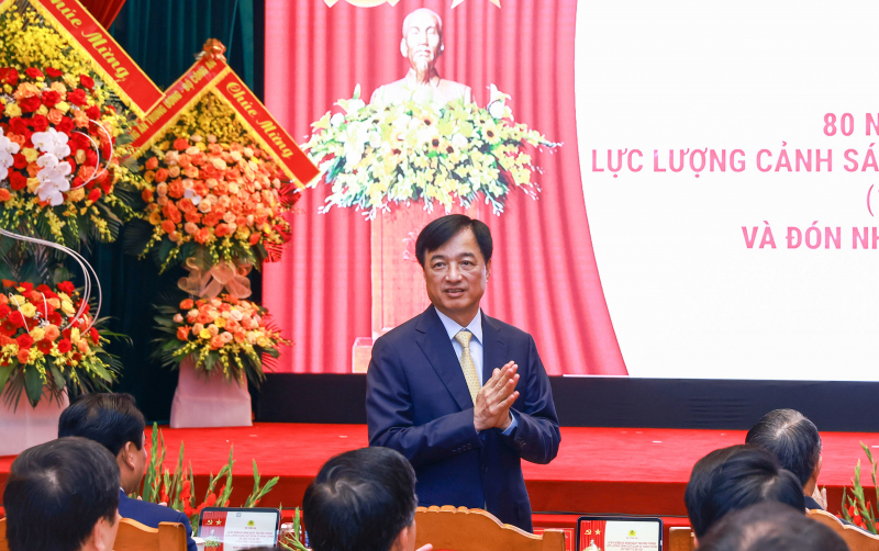 Thủ tướng Lê Minh Hưng dự Lễ kỷ niệm 80 năm Ngày truyền thống lực lượng Cảnh sát QLHC về TTXH -1