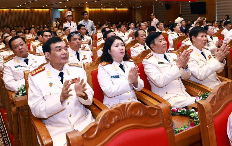 Thủ tướng Lê Minh Hưng dự Lễ kỷ niệm 80 năm Ngày truyền thống lực lượng Cảnh sát QLHC về TTXH -2