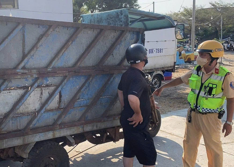 Xử lý phương tiên hết đăng kiểm vẫn lưu thông để chở cá ở cảng Mũi Né -0