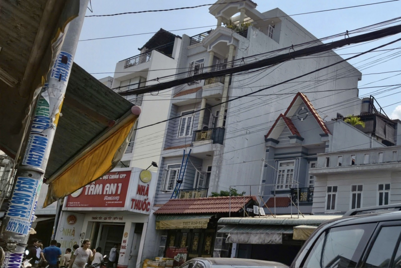 Nhiều người liều mình tìm cách thoát khỏi đám cháy căn nhà 4 tầng ngăn phòng cho thuê -0