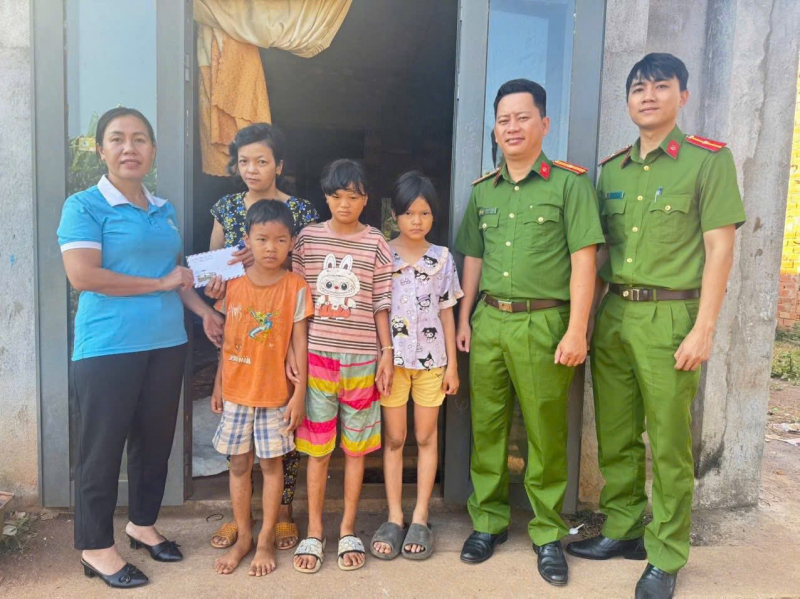 Lan tỏa phong trào thi đua “Ba nhất” từ cơ sở của Công an TP Hồ Chí Minh -0