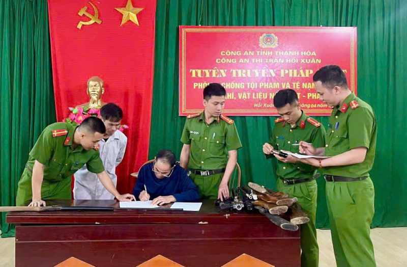“Mềm hóa” cách làm, lan tỏa hiệu quả thu hồi vũ khí ở Thanh Hóa -0