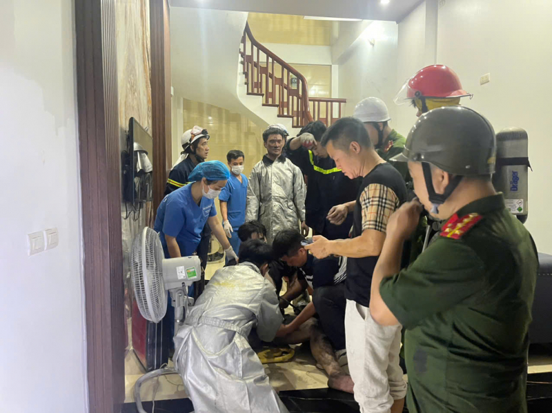 Những “mũi phản ứng nhanh” luôn trong trạng thái cứu người, dập lửa -0