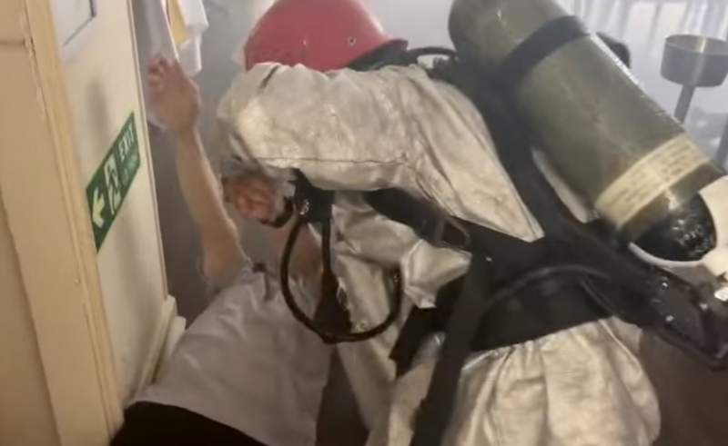 Những cuộc gọi mang niềm hy vọng cho thân nhân người bị nạn -0