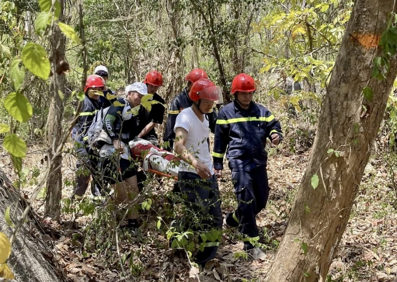 Những cuộc gọi mang niềm hy vọng cho thân nhân người bị nạn -0