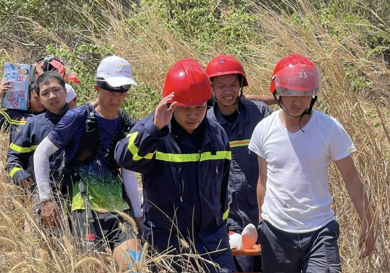 Những cuộc gọi mang niềm hy vọng cho thân nhân người bị nạn -2