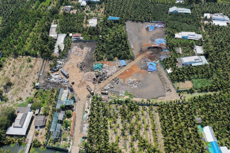 Triệt phá đường dây đổ 20 tấn chất thải trái phép quy mô lớn -2