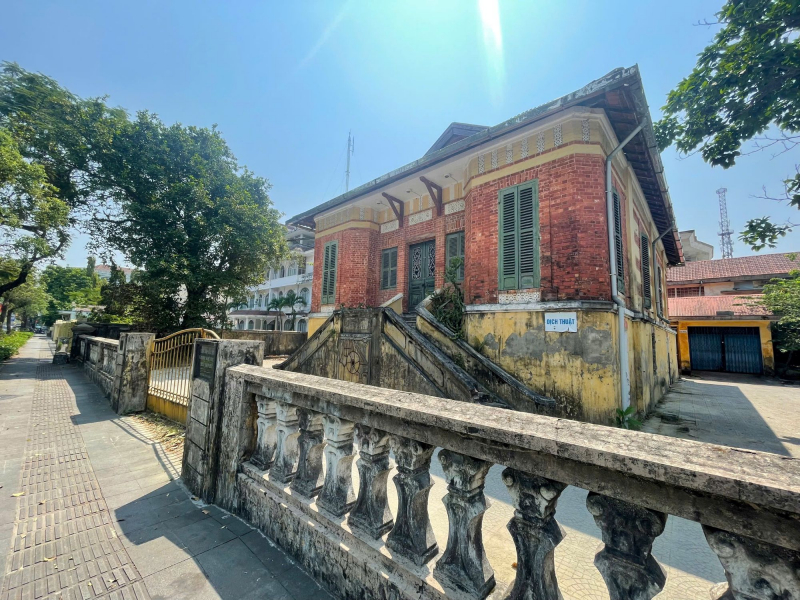 Nhiều công sở bỏ hoang trên khu “đất vàng” trung tâm TP Huế được định đoạt ra sao ? -1