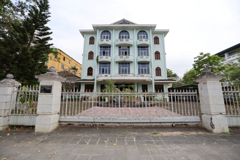 Nhiều công sở bỏ hoang trên khu “đất vàng” trung tâm TP Huế được định đoạt ra sao ? -1