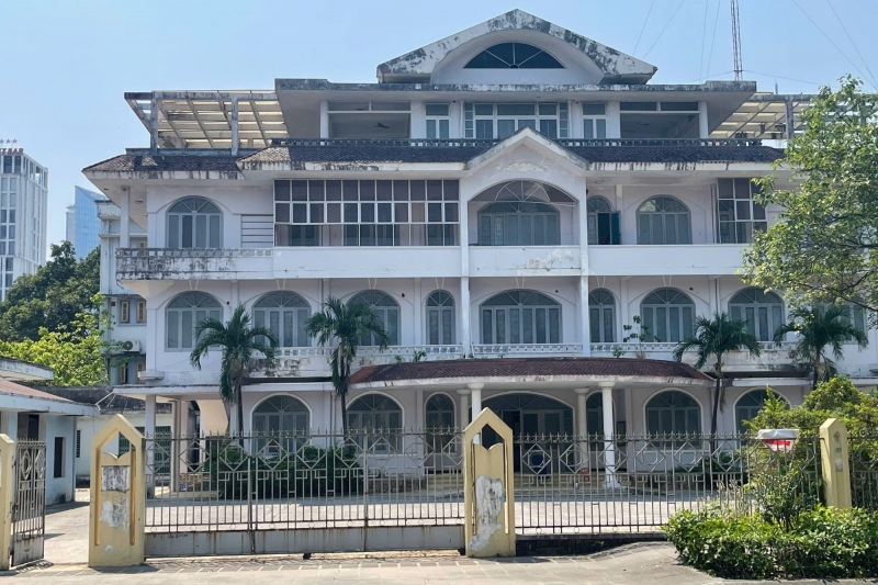 Nhiều công sở bỏ hoang trên khu “đất vàng” trung tâm TP Huế được định đoạt ra sao ? -0