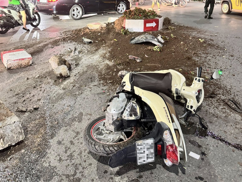 Tài xế ô tô đâm nhiều xe máy ở Hà Nội vi phạm nồng độ cồn -1