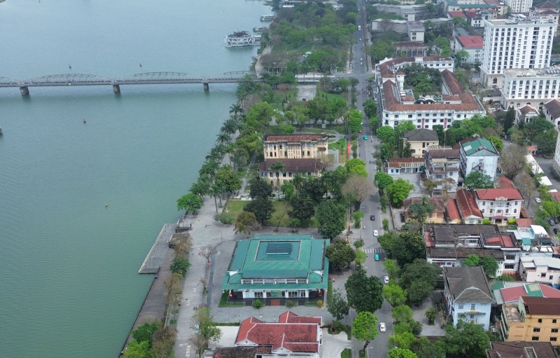 Nhiều công sở bỏ hoang trên khu “đất vàng” trung tâm TP Huế được định đoạt ra sao ? -0