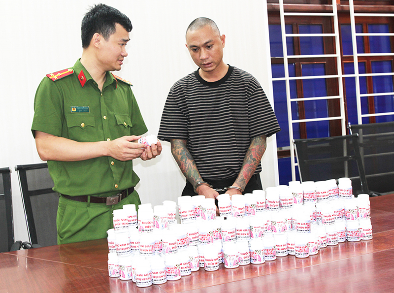 Xịt sơn quảng cáo, bán thuốc giả gán công dụng “100% khỏi hen suyễn” -3