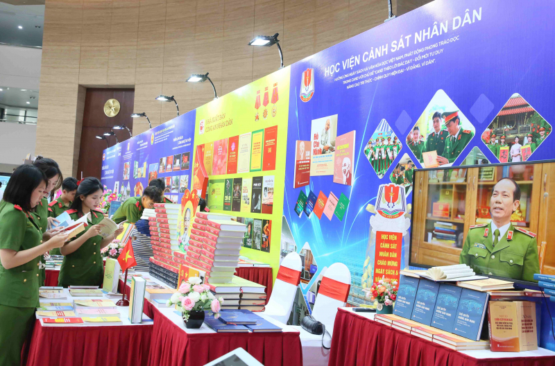 Triển lãm sách, công nghệ thư viện, lan toả văn hoá đọc, kết nối tri thức -0