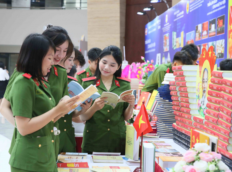 Triển lãm sách, công nghệ thư viện, lan toả văn hoá đọc, kết nối tri thức -0