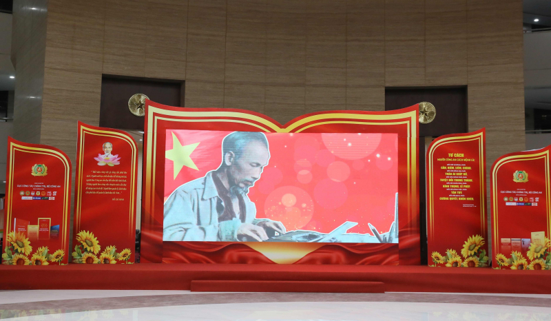 Triển lãm sách, công nghệ thư viện, lan toả văn hoá đọc, kết nối tri thức -0