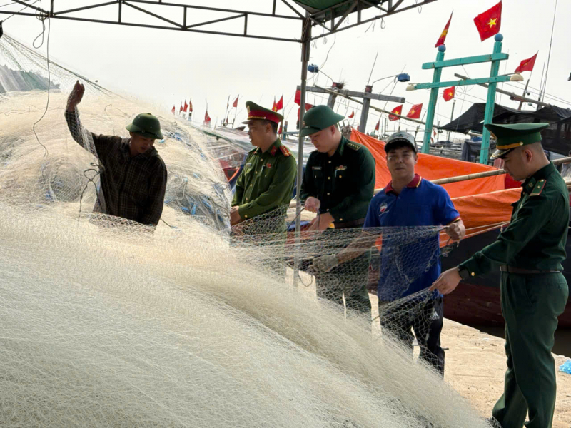 Thu hồi vũ khí góp phần “làm sạch” nguy cơ tiềm ẩn ngay từ cơ sở -0