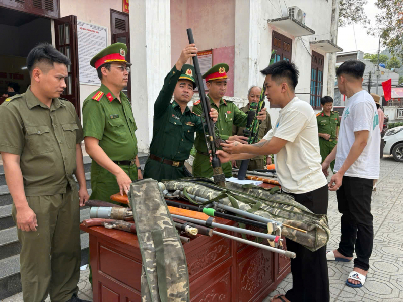 Thu hồi vũ khí góp phần “làm sạch” nguy cơ tiềm ẩn ngay từ cơ sở -0