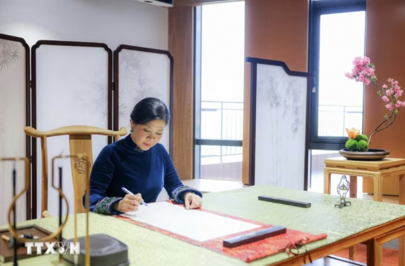 Phu nhân Ngô Phương Ly thăm Trung tâm Tống Khánh Linh tại Bắc Kinh -0