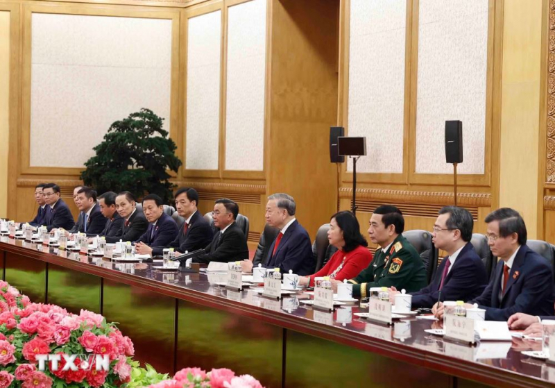 Tổng Bí thư, Chủ tịch nước Tô Lâm và Phu nhân cùng Tổng Bí thư, Chủ tịch nước Trung Quốc Tập Cận Bình và Phu nhân chụp ảnh chung. -0