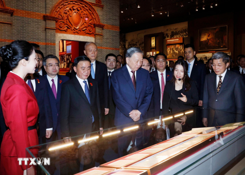 Tổng Bí thư, Chủ tịch nước Tô Lâm thăm Bảo tàng Lịch sử Đảng Cộng sản Trung Quốc -0