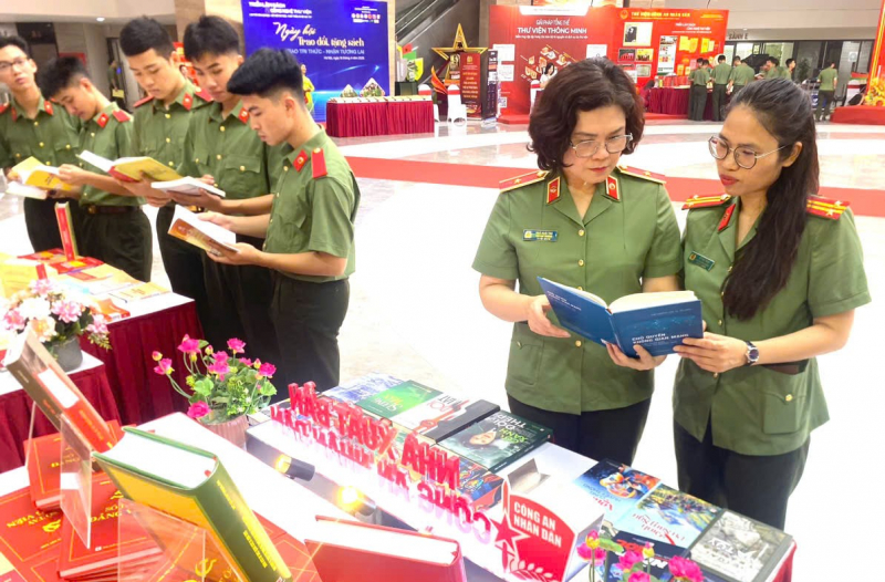 Triển lãm sách, công nghệ thư viện, lan toả văn hoá đọc, kết nối tri thức -0