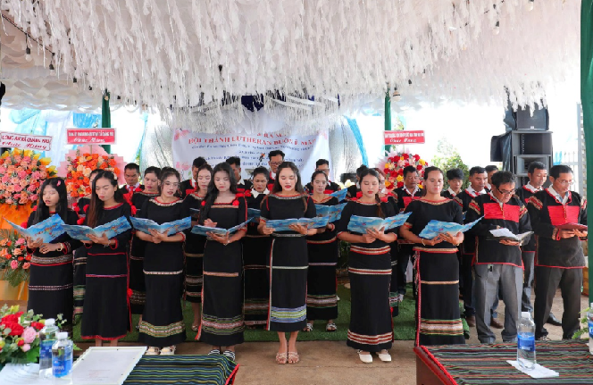 Hiệu quả từ mô hình “Đức tin vững vàng - buôn làng bình yên” -0