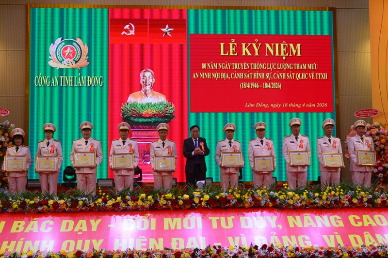 Nhiều tập thể, cá nhân Công an tỉnh Lâm Đồng được khen thưởng vì thành tích xuất sắc -0